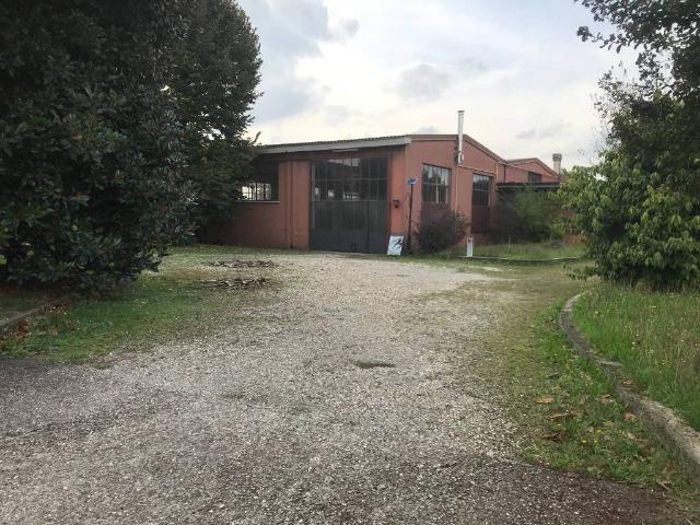 Locale Commerciale in vendita a Unione dei Comuni I Fontanili, Binasco