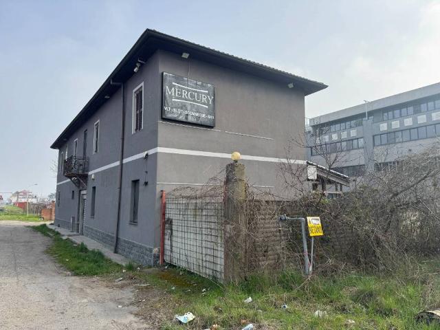 Locale Commerciale in vendita a Unione dei Comuni I Fontanili, Zibido San Giacomo