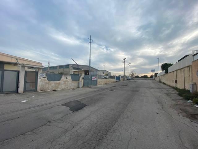 Locale Commerciale in vendita a Puglia, Barletta-andria-trani