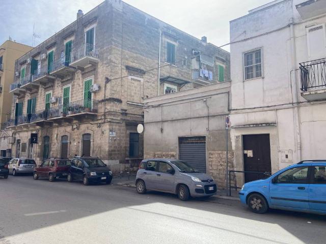 Locale Commerciale in vendita a Puglia, Barletta-andria-trani