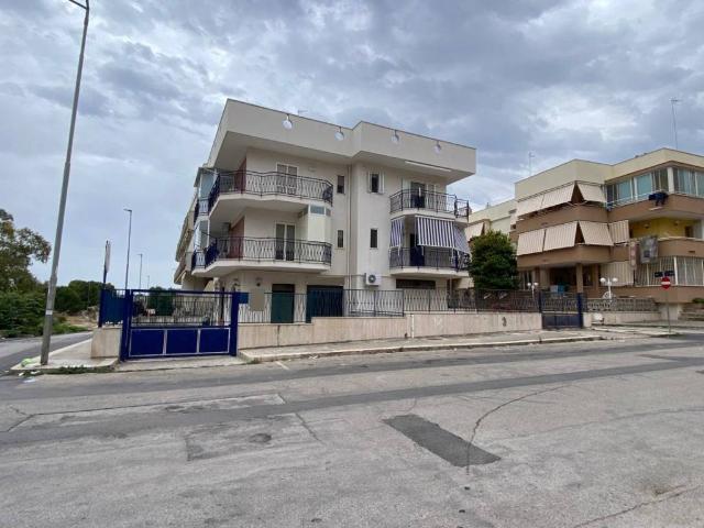 Locale Commerciale in vendita a Puglia, Barletta-andria-trani