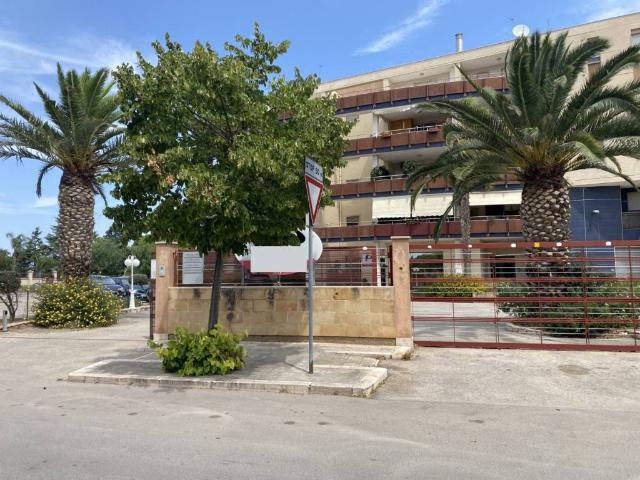 Locale Commerciale in vendita a Puglia, Barletta-andria-trani