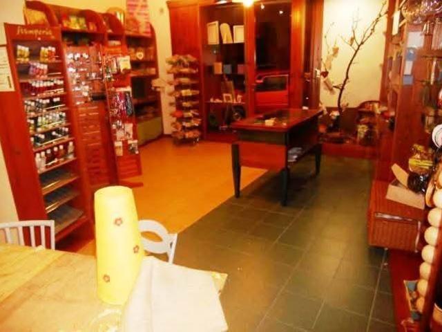 Locale Commerciale in vendita a Puglia, Barletta-andria-trani