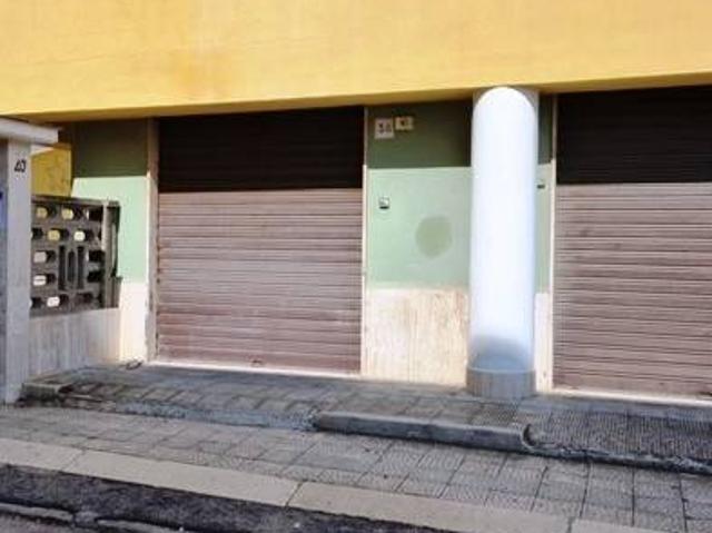 Locale Commerciale in vendita a Puglia, Barletta-andria-trani