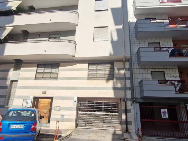 Locale Commerciale in vendita a Puglia, Barletta-andria-trani