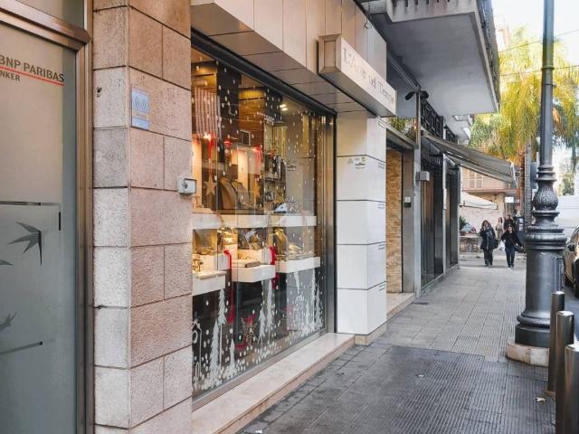 Locale Commerciale in vendita a Puglia, Barletta-andria-trani