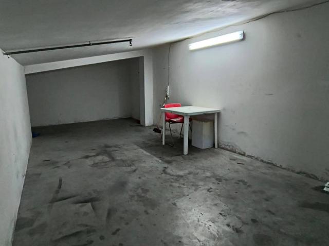 Locale Commerciale in vendita a Quartiere 167, Puglia
