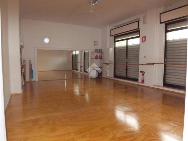 Locale Commerciale in vendita a Quartiere 167, Puglia