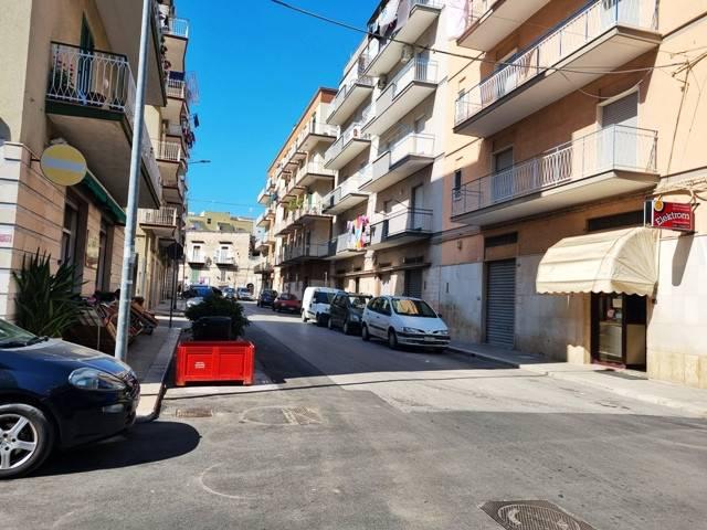 Locale Commerciale in vendita a Puglia, Barletta-andria-trani