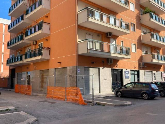 Locale Commerciale in vendita a Bisceglie, Barletta-Andria-Trani