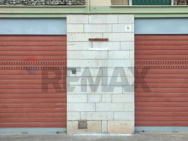 Locale Commerciale in vendita a Puglia, Barletta-andria-trani
