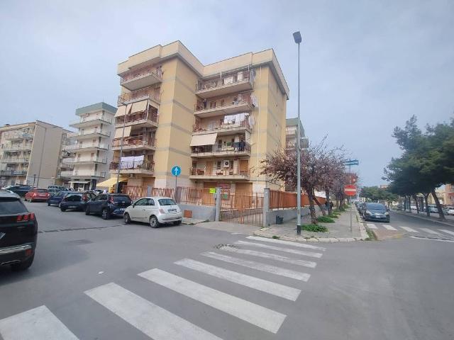 Locale Commerciale in vendita a Puglia, Barletta-andria-trani