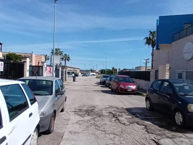 Locale Commerciale in vendita a Puglia, Barletta-andria-trani