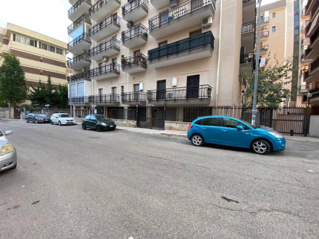 Locale Commerciale in vendita a Puglia, Barletta-andria-trani