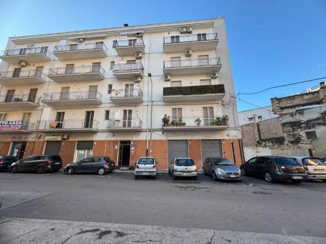 Locale Commerciale in vendita a Puglia, Barletta-andria-trani