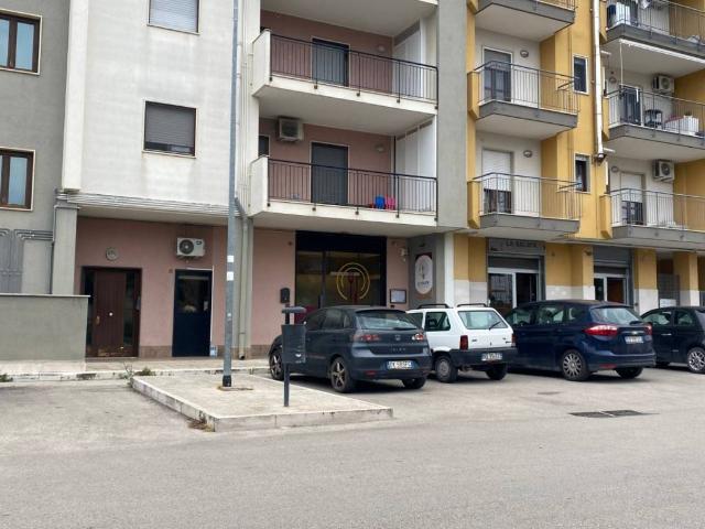 Locale Commerciale in vendita a Quartiere 167, Puglia
