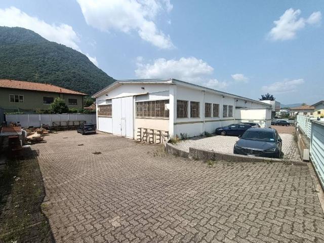 Locale Commerciale in vendita a Comunità Montana del Piambello, Bisuschio