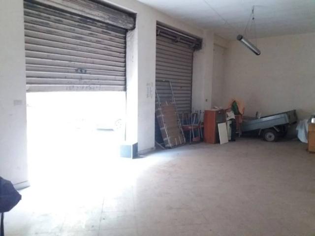 Locale Commerciale in vendita a Puglia, Bari