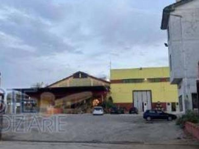 Locale Commerciale in vendita a Mariotto, Puglia