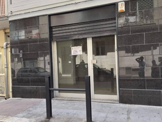 Locale Commerciale in vendita a Bitonto, Bari