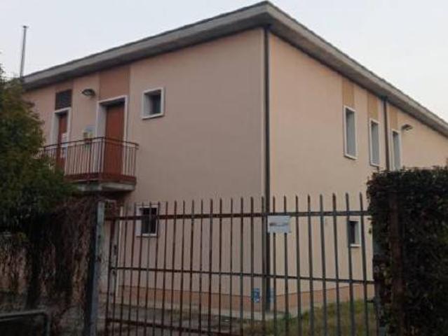 Locale Commerciale in vendita a Boara Pisani, Veneto