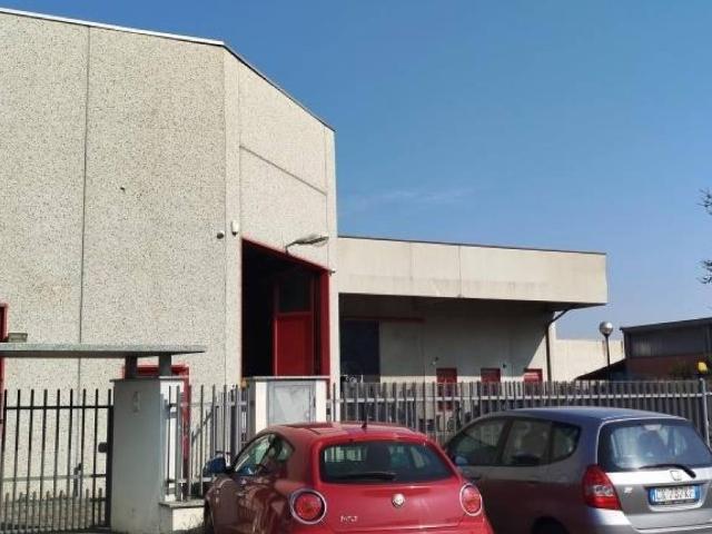 Locale Commerciale in vendita a Boffalora Sopra Ticino, Lombardia