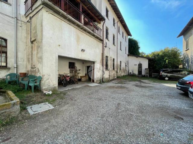 Locale Commerciale in vendita a Boffalora Sopra Ticino, Lombardia