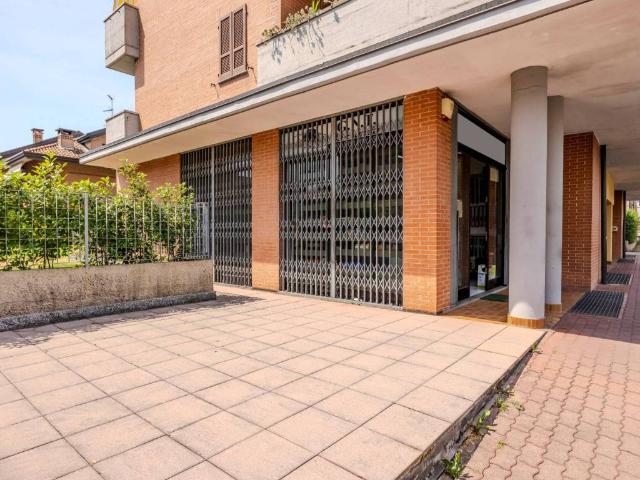 Locale Commerciale in vendita a Ospiate, Bollate