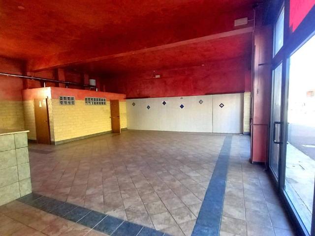 Locale Commerciale in vendita a Ospiate, Bollate
