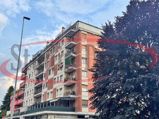 Locale Commerciale in vendita a Canton Sciattin, Bollate