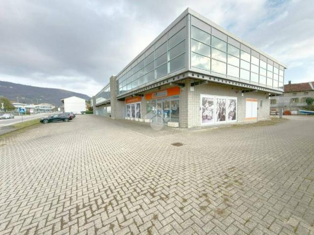Locale Commerciale in vendita a Piemonte, Torino