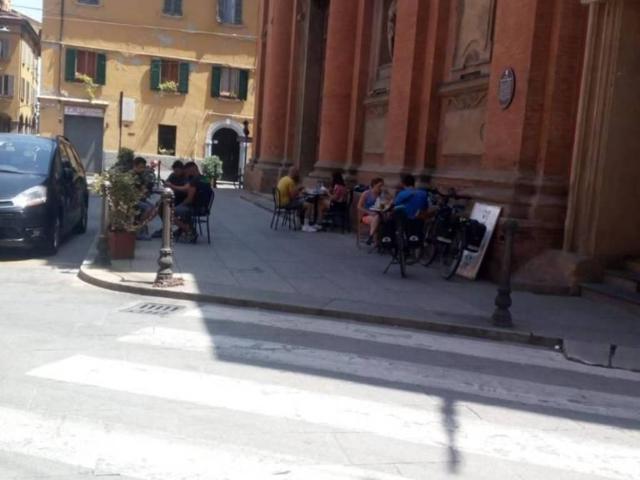 Locale Commerciale in vendita a Porto-Saragozza, Bologna