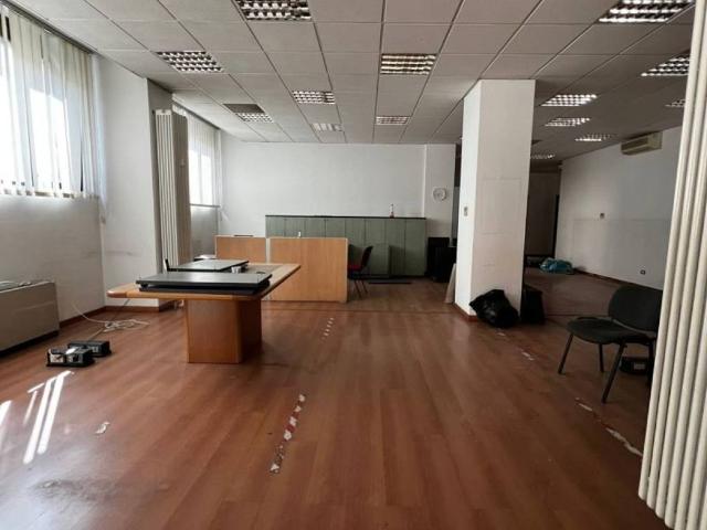Locale Commerciale in vendita a Porto-Saragozza, Bologna