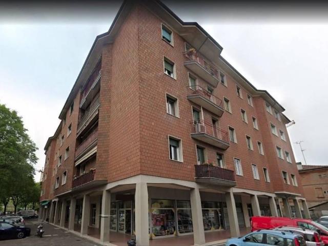 Locale Commerciale in vendita a Casteldebole, Bologna