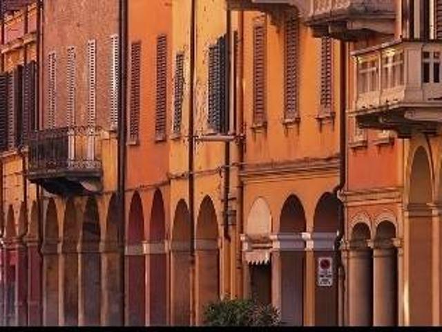 Locale Commerciale in vendita a Santo Stefano, Bologna