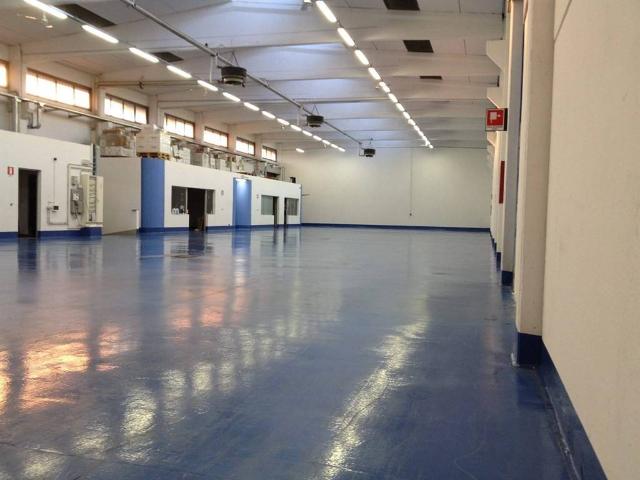 Locale Commerciale in vendita a San Donato-San Vitale, Bologna