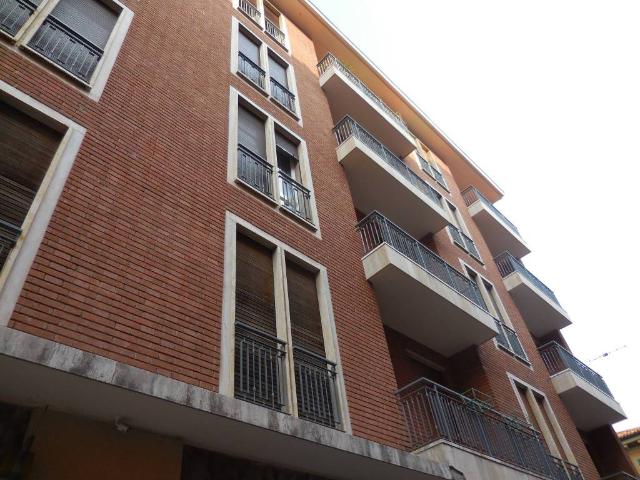 Locale Commerciale in vendita a Santo Stefano, Bologna