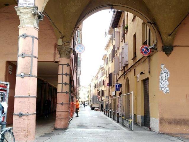 Locale Commerciale in vendita a Santo Stefano, Bologna