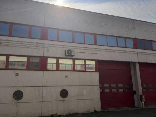 Locale Commerciale in vendita a Porto-Saragozza, Bologna