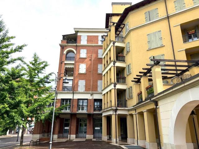 Locale Commerciale in vendita a Casteldebole, Bologna