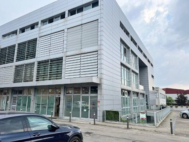 Locale Commerciale in vendita a Dozza, Bologna