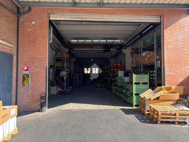 Locale Commerciale in vendita a Croce Coperta, Bologna