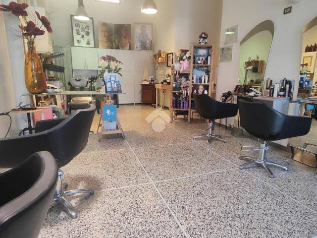 Locale Commerciale in vendita a San Donato-San Vitale, Bologna