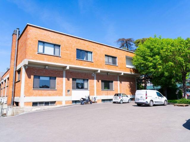 Locale Commerciale in vendita a Dozza, Bologna
