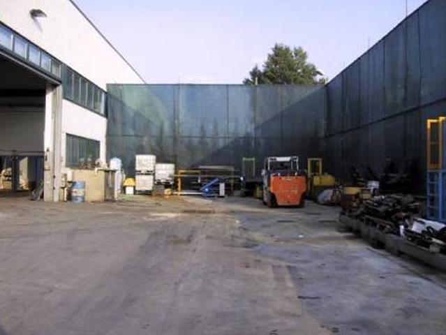 Locale Commerciale in vendita a San Donato-San Vitale, Bologna