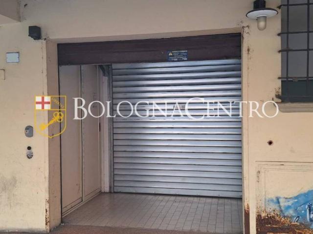 Locale Commerciale in vendita a Santo Stefano, Bologna