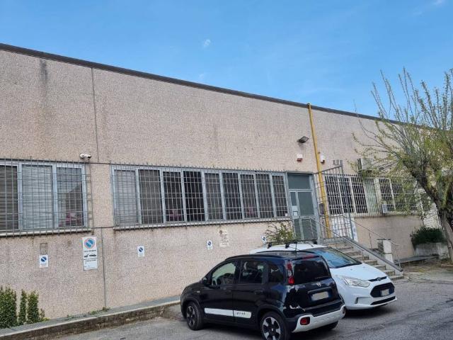 Locale Commerciale in vendita a Quartiere Navile, Bologna