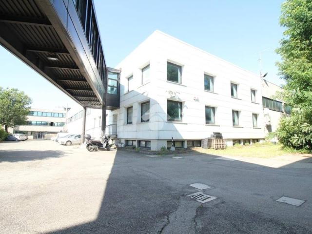 Locale Commerciale in vendita a Quartiere Navile, Bologna