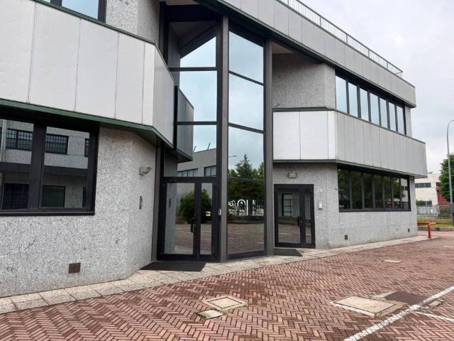 Locale Commerciale in vendita a San Donato-San Vitale, Bologna