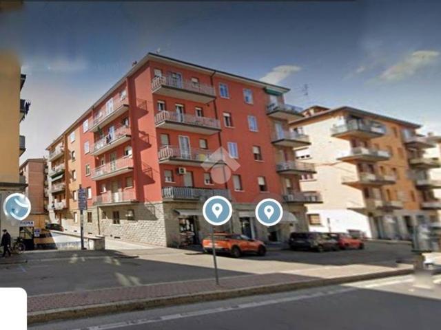 Locale Commerciale in vendita a San Donato-San Vitale, Bologna